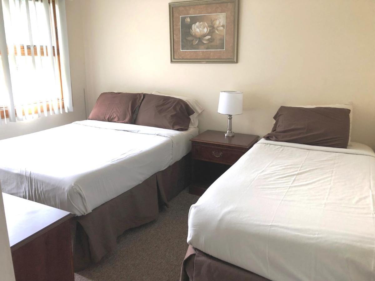 Boulders Resort Lake George Buitenkant foto