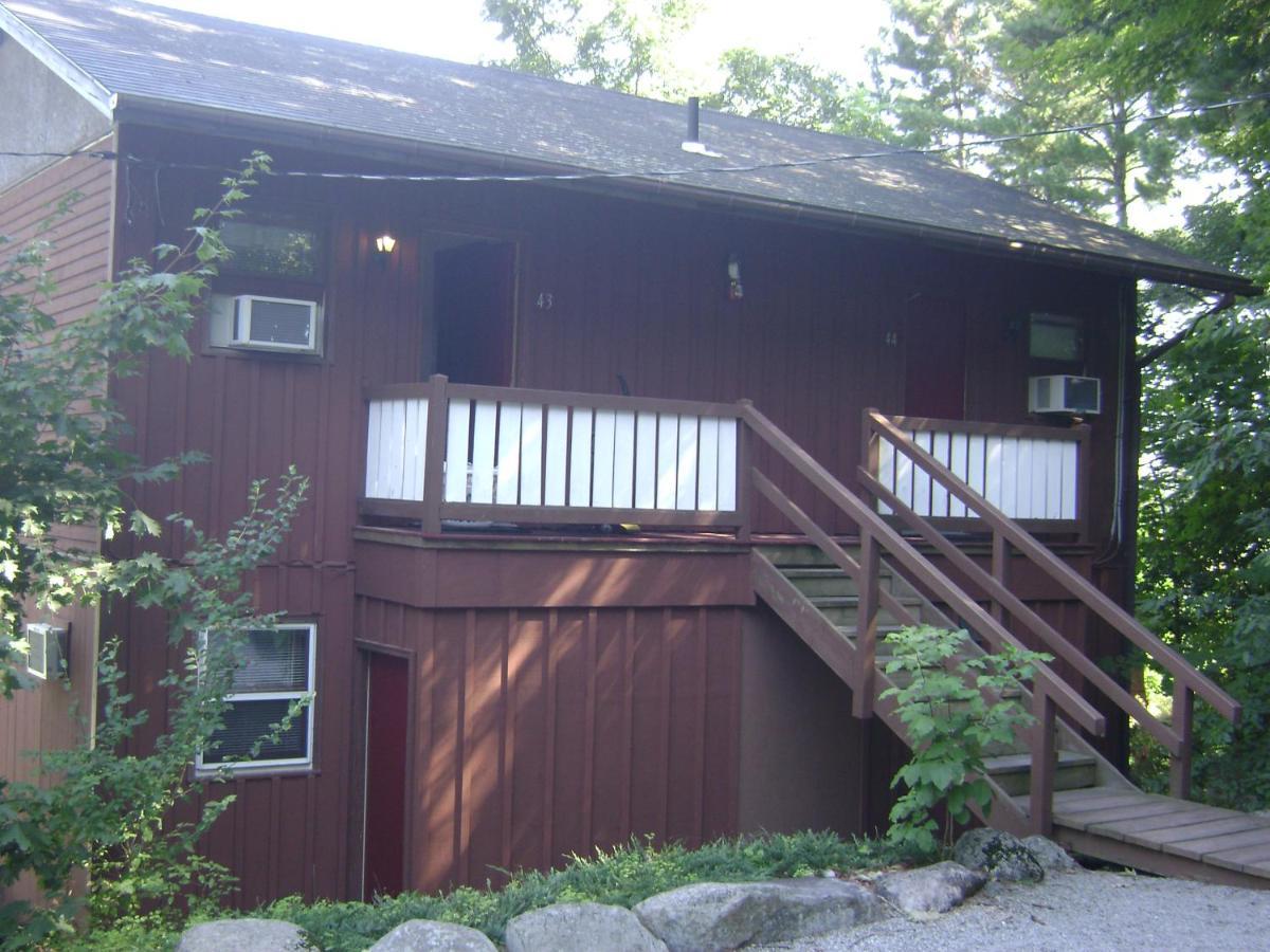 Boulders Resort Lake George Buitenkant foto