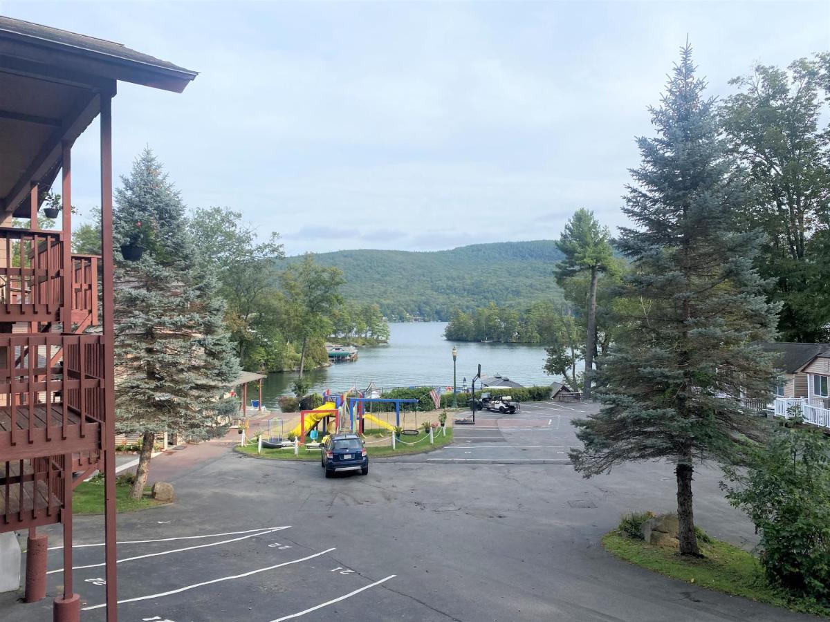 Boulders Resort Lake George Buitenkant foto