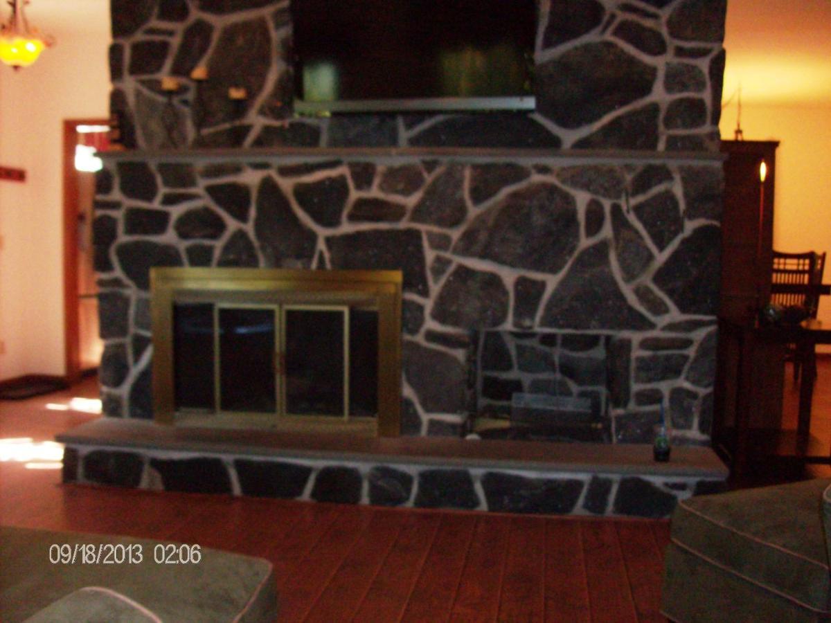 Boulders Resort Lake George Buitenkant foto