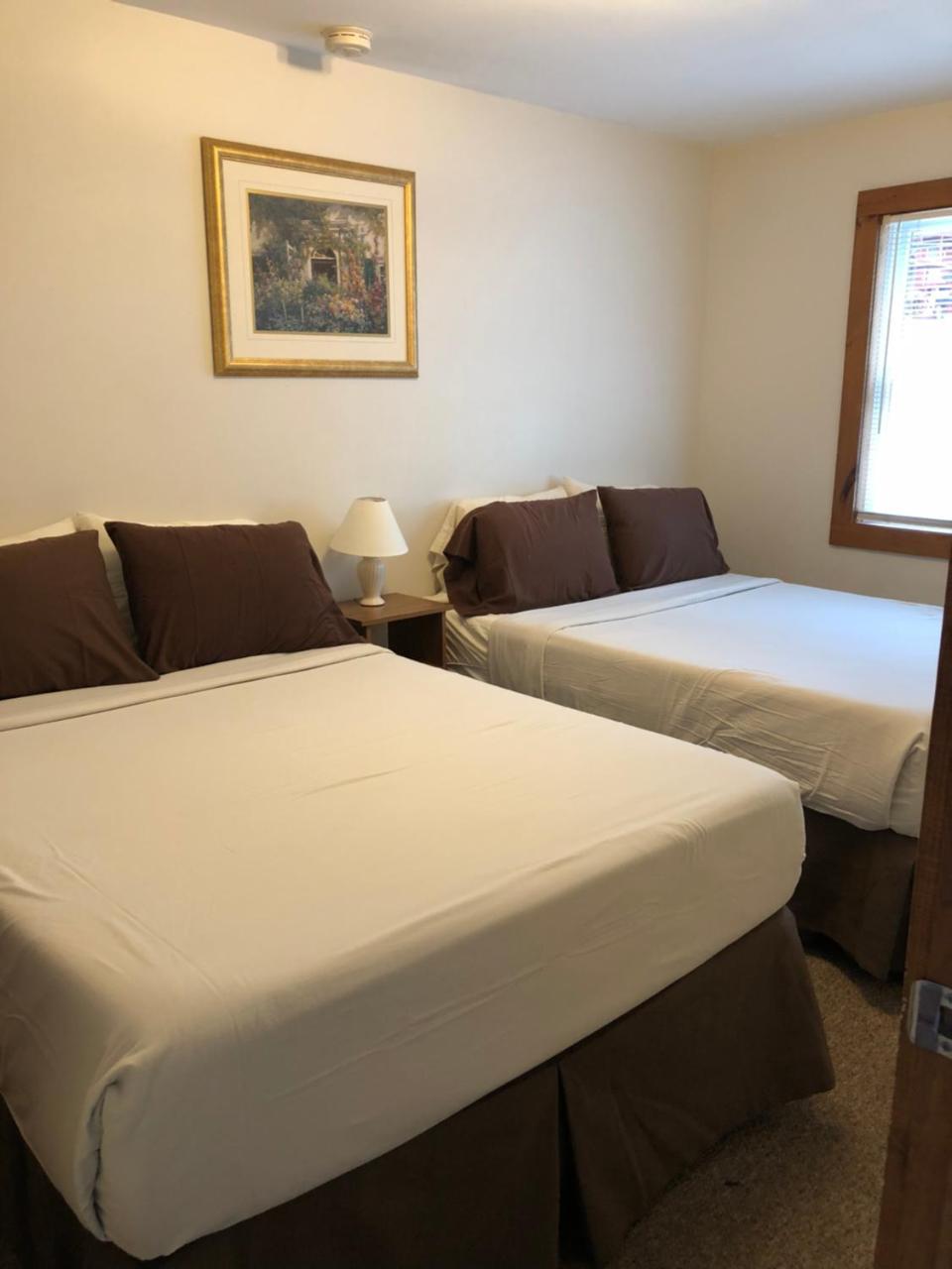 Boulders Resort Lake George Buitenkant foto